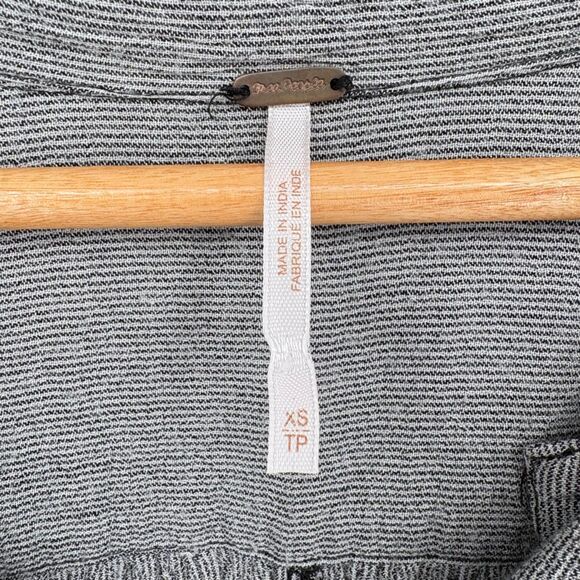 Free People Magic Breeze Button Up Oversized Top, Sz XS, Black/Gray, Bell Sleeve - Picture 9 of 10